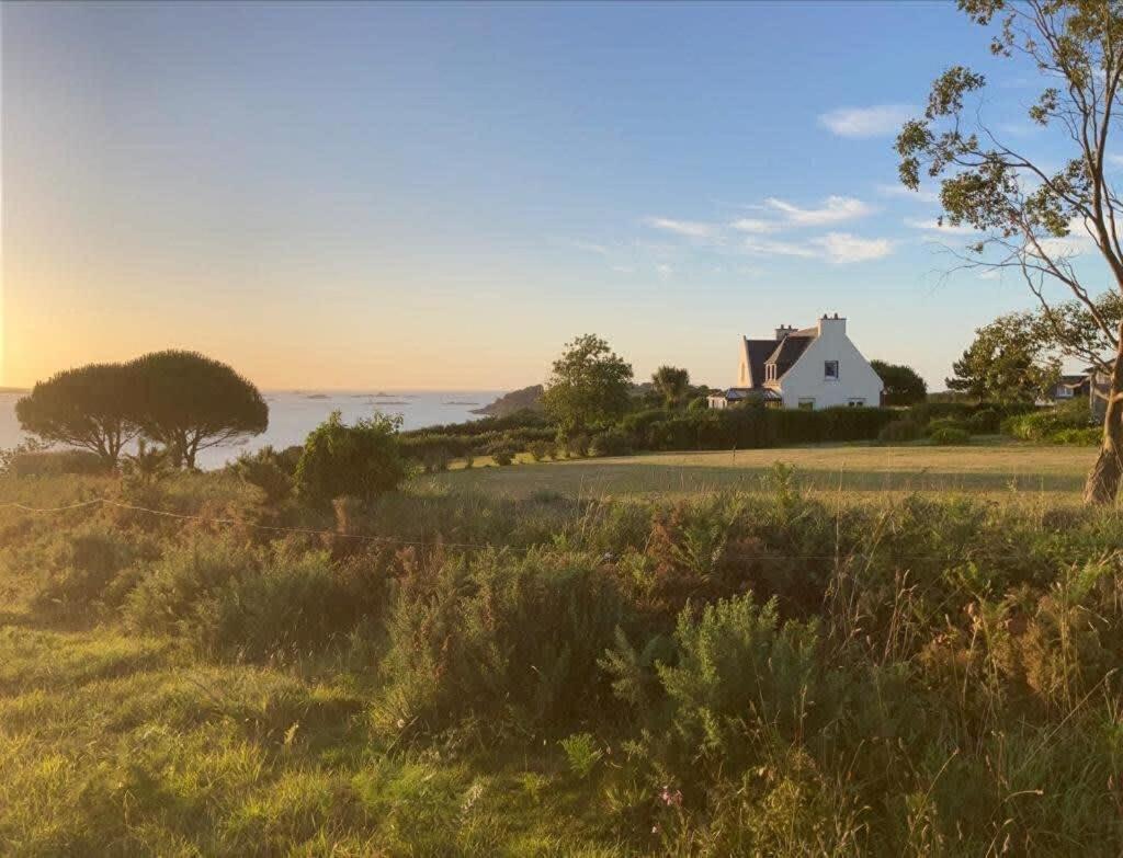 Kermartin - Maison De Famille Avec Vue Sur La Baie De Morlaix Plouézocʼh Exterior foto